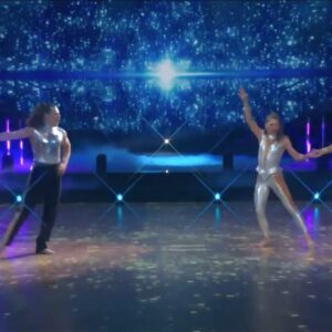 Motsi Mabuse Instagram - How unbelievably special last night was 😮 .  I truly didn’t not expect that !! I have received so many messages today THANK YOU so much I feel the love storm …  I just want to give a shoutout to everyone involved in the whole process . My team @evgenij_voznyuk @jimmiesurles @otimabuse @geraldvanwindt  Once I have something in my head I question myself every single second because I want the best possible performance, I want my team to know I will do everything possible that they shine .  I am lucky to have people around me that understand me & support me … Thank you to my two couples @janawosnitza & @vadim.garbuzov , @gabrielkelly_official & @malikadzumaev  for really trusting me but also such a pleasure to work with even if I shortened our lunch to 10 minutes 😂😂😂😂🙏🏾🙏🏾🙏🏾🙏🏾. Thank you @katia_convents and team for being exceptional as always … I wanted the teams to look a certain way hair and makeup . Thank you to @krissivanderviven  and our make up team because what you did in the short space of time was amazing ❤️❤️❤️❤️❤️❤️ Thank you @a.lexandru @zsolt_cseke and @mika_tatarkin for just giving so much positive energy 
 So guys you see it’s never just one person. It’s always a team effort! Every individual gave their best that’s what makes magic happen!!!! Thank you 🙏🏾 to @letsdance  I definitely know that being a part of the special show is absolutely the gift that keeps giving ❤️❤️❤️ . 
My team always on fire 🔥 ofcourse @alicejuhas @lukas.k_hairstylist_makeup @hbpartofgold_ @marcosgmakeup @slayedbyjess @timmachtdencut @karsten.biermann @carina.km @frauke2312 ❤️❤️🙏🏾👍🏾🙌🏾👌🏾 #gratitude
