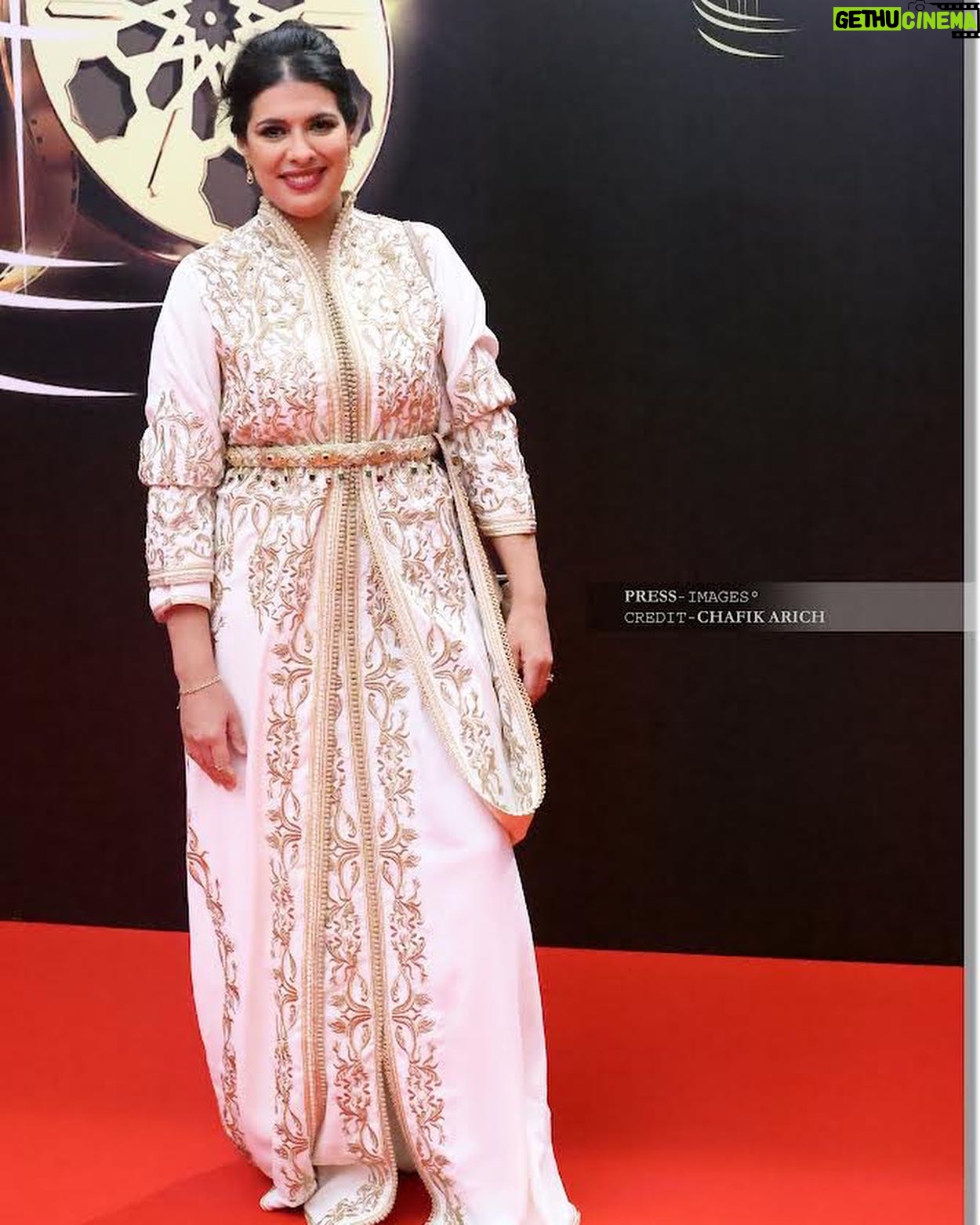 Mounia Lamkimel Instagram - @marrakechfilmfestival @naamanadil 👗: @zor.creations 💪♥️ #redcarpet #festival #cinema #actress #actresshot #couple #light #shining #caftanmoroccan #caftan #mounialamkimel #mounia_lamkimel #سينما #قفطان #قفطان_مغربي #مهرجان #مونية_لمكيمل
