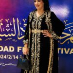 Mounia Lamkimel Instagram – اصحابي من بغداد كنسلم عليكم
فرحانة بزاف أنه فيلمي #مطلقات_الدار_البيضاء كيمثل المملكة المغربية ببغداد خلال فعاليات مهرجان بغداد السينمائي 
وطبعا القفطان المغربي الهماوي ديما حاضر فالطابي غوج😉 من امضاء الأنامل الذهبية المغربية @zor.creations 
ماكياجي وشعري من فريق عمل جميل جدا  @coiffure_mustafa @zoza_makeupartist92 
الفيلم من إمضاء عهد بن سودة وبطولة نخبة من ألمع الفنانين المغاربة ولي استمر العرض دياله فالقاعات السينمائية لأكثر من عشر أسابيع وحضى بمشاهدات عالية ناهيك عن مشاركات وجوائز دولية 💪اليوم كيحط الرحال ببغداد 
شكرا للسفارة العراقية بالمملكة المغربية على الاستقبال الراقي♥️
#مونية_لمكيمل #قفطان_مغربي #مهرجان #بغداد #السجادة_الحمراء #mounialamkimel #mounia_lamkimel #redcarpet #festival #caftan #caftanmarocain #caftan_marocain