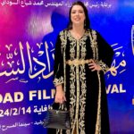 Mounia Lamkimel Instagram – اصحابي من بغداد كنسلم عليكم
فرحانة بزاف أنه فيلمي #مطلقات_الدار_البيضاء كيمثل المملكة المغربية ببغداد خلال فعاليات مهرجان بغداد السينمائي 
وطبعا القفطان المغربي الهماوي ديما حاضر فالطابي غوج😉 من امضاء الأنامل الذهبية المغربية @zor.creations 
ماكياجي وشعري من فريق عمل جميل جدا  @coiffure_mustafa @zoza_makeupartist92 
الفيلم من إمضاء عهد بن سودة وبطولة نخبة من ألمع الفنانين المغاربة ولي استمر العرض دياله فالقاعات السينمائية لأكثر من عشر أسابيع وحضى بمشاهدات عالية ناهيك عن مشاركات وجوائز دولية 💪اليوم كيحط الرحال ببغداد 
شكرا للسفارة العراقية بالمملكة المغربية على الاستقبال الراقي♥️
#مونية_لمكيمل #قفطان_مغربي #مهرجان #بغداد #السجادة_الحمراء #mounialamkimel #mounia_lamkimel #redcarpet #festival #caftan #caftanmarocain #caftan_marocain