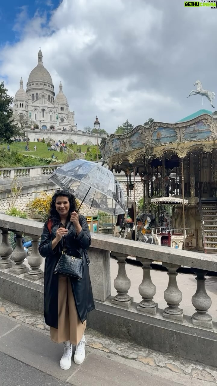 Mounia Lamkimel Instagram - Tout seul dans le carrousel ๐ Pourtant cโest pas lโenvie qui manque @saadlamjarred1 #carousel #mounialamkimel #mounia_lamkimel #ู
ูููุฉ_ูู
ููู
ู #child #play