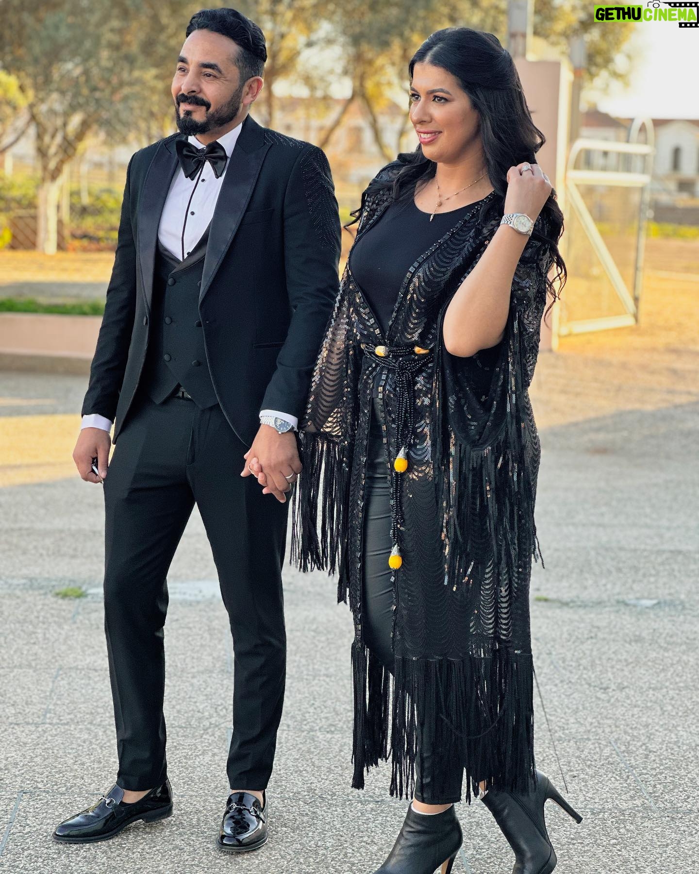 Mounia Lamkimel - 21.9K Likes - Partners 🖤✔️
@naamanadil
@rachid.asry
@mostapha_smihri
Tenue :l’adorable @zor.creations
Maquillage et coiffure : le talentueux @halim_barakat_official
#couple #couples #couplelove #black #blacklove #husbandandwife #ihavethebesthusband #mounialamkimel #mounia_lamkimel #adilnaaman #adil_naaman #machy #machymachy #newbalance #newlook #actor #actress #actresses