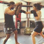 Mrunal Thakur Instagram – Workout ka punchnama

#ThodiKushtiThodiMasti #OnlyRingIneed