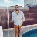Murilo Cezar Instagram - um achado no celular num dia de sol.