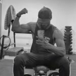 Murilo Cezar Instagram - um pouco de treino no templo ao som de uma banda que eu curto desde xóvem | @isamarapersonal_ifbbpro @marcoantonio_nutri