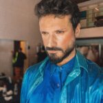 Murilo Cezar Instagram – Lino Villaventura | @spfw 

a experiência de desfilar no São Paulo fashion week é sempre única, ainda mais para o Lino, um artista de alma, que nessa edição  celebra 45 anos da marca. 

parabéns @linovillaventura por toda trajetória e ser esse ser humano inspirador, parabéns também ao meu xará, que assinou toda beleza @murilomauricio e parabéns a toda competente equipe que fez esse show acontecer. 

#spfw #linovillaventura