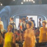 Murilo Cezar Instagram – Lino Villaventura | @spfw 

a experiência de desfilar no São Paulo fashion week é sempre única, ainda mais para o Lino, um artista de alma, que nessa edição  celebra 45 anos da marca. 

parabéns @linovillaventura por toda trajetória e ser esse ser humano inspirador, parabéns também ao meu xará, que assinou toda beleza @murilomauricio e parabéns a toda competente equipe que fez esse show acontecer. 

#spfw #linovillaventura