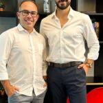 Murilo Cezar Instagram – Você já ouviu falar da Vitacon?
Eles são como os mestres da inovação no mercado imobiliário em São Paulo!
Com mais de 13 anos de experiência, eles transformam imóveis em verdadeiras minas de ouro.
Os empreendimentos da Vitacon são tão legais que nem parece que são investimentos.
E o melhor? Eles criam comunidades super bacanas e oportunidades de rentabilidade que vão fazer você sorrir.
Seja para locação de curta ou longa estadia, a Vitacon é a escolha esperta para quem quer investir em imóveis e ainda se divertir.
Não fique de fora dessa e venha investir na maior metrópole da América Latina.
#vitacon #investimento #mercadoimobiliario #smartliving #housi