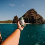 Murilo Cezar Instagram - Momentos magníficos em Noronha? Temos! Ainda mais com Tanqueray Gin Tonic, pronto pra beber e viver o magnífico em qualquer lugar (até mesmo se a festa for em um barco) Aprecie com moderação. Não compartilhe com menores de 18 anos.