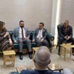 Mustafa Al abd ullaah Instagram - اشادة رائعة من نقيب المحامين الاستاذة احلام اللامي إني أثمن دور أحلام اللامي كنقيبة للمحامين ومساهمتها الفعّالة في تطوير النقابة. إن جهودها الحثيثة وشغفها في تحقيق التقدم وتعزيز المهنة القانونية هي ملهمة بالفعل. أنا ممتن لها على هذا الاطراء وتعاونها المثمر مع الفنانين ودعمها المستمر للمجتمع الفني قانونياً ومعنوياً وهذا ما نحتاجه في هذه المرحلة. تستحق أحلام اللامي كل التقدير والاحترام، وأنا فخور بأننا نتعاون سويًا من أجل تحقيق تقدم حقيقي في مجالاتنا المشتركة @ahlam_allamy