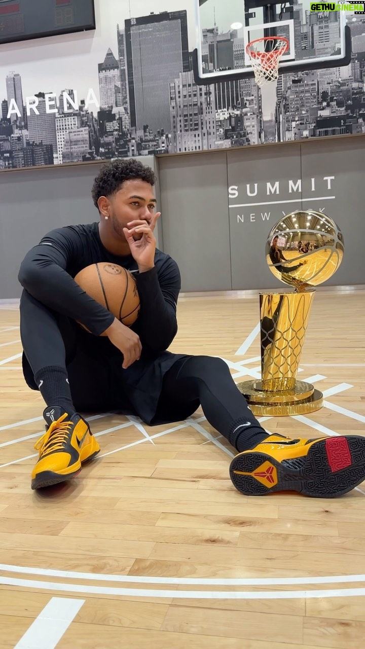 Myke Towers Instagram - @myketowers told @nbafinalstrophy to watch out for something coming soon... 👀🎶