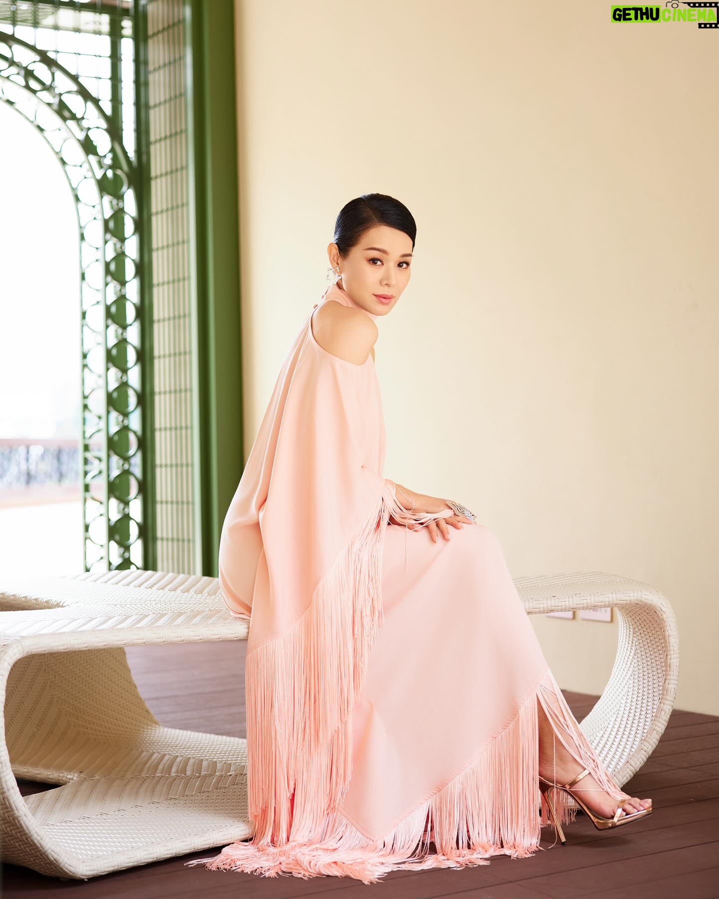 Myolie Wu Instagram - 🐚 👗: @tallermarmo 💍: @swarovski 👠: @giuseppezanotti 💄: @stephenmakeup 💇🏻♀️: @lorrainelam @hairculturehk