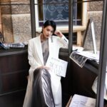 Myolie Wu Instagram - Very happy to be at Milan Fashion Week for Brunello Cucinelli’s Ladies Fall/Winter 2024/25 collection presentation. I was very happy to meet with Mr Brunello, his family including his daughters Camilla and Carolina who told me more about the brand’s story and this season’s inspiration. The collection highlighted the brands commitment to style with intricate detail and superb quality. I saw many beautiful pieces using a wide variety of different materials and craftsmanship creating a collection that also gave a feeling of consistency that stayed true to Brunello Cucinelli’s DNA and I just want to try on everyone every piece. This was also a special event as it’s the first time Mr Lee has attended a fashion presentation with me 😊 I was very surprised when I proposed the idea to him and he said yes immediately. He said he has admired their brand for a long time for its quality, design and history. He even joined me to take a few pics dressed in their clothes! ❤️ Thank you for having us! @brunellocucinelli_brand 今天在米蘭來到了一個很特別很溫暖的秀場，場內佈置的小細節很戳我喜愛的點，衣服更是讓我驚艷，好想每一件都帶回家☺️ 從試裝開始，我就在期待這個的展覽，果然今天置身這裡，便感覺不虛此行。 也見到了好友和粉絲朋友，大家都很開心! 李先生這次也來了，這是他第一次參加Fashion week, 因為他真的很喜歡這個品牌設計，背後的理念和價值觀，很榮幸見到品牌始創人老先生本人，祝願他們繼續創作經典！ @brunellocucinelli @carolinacucinelli #BrunelloCucinelli #cucinelli #gentleluxury #beautyneverslumbers #milanfashionweek2024