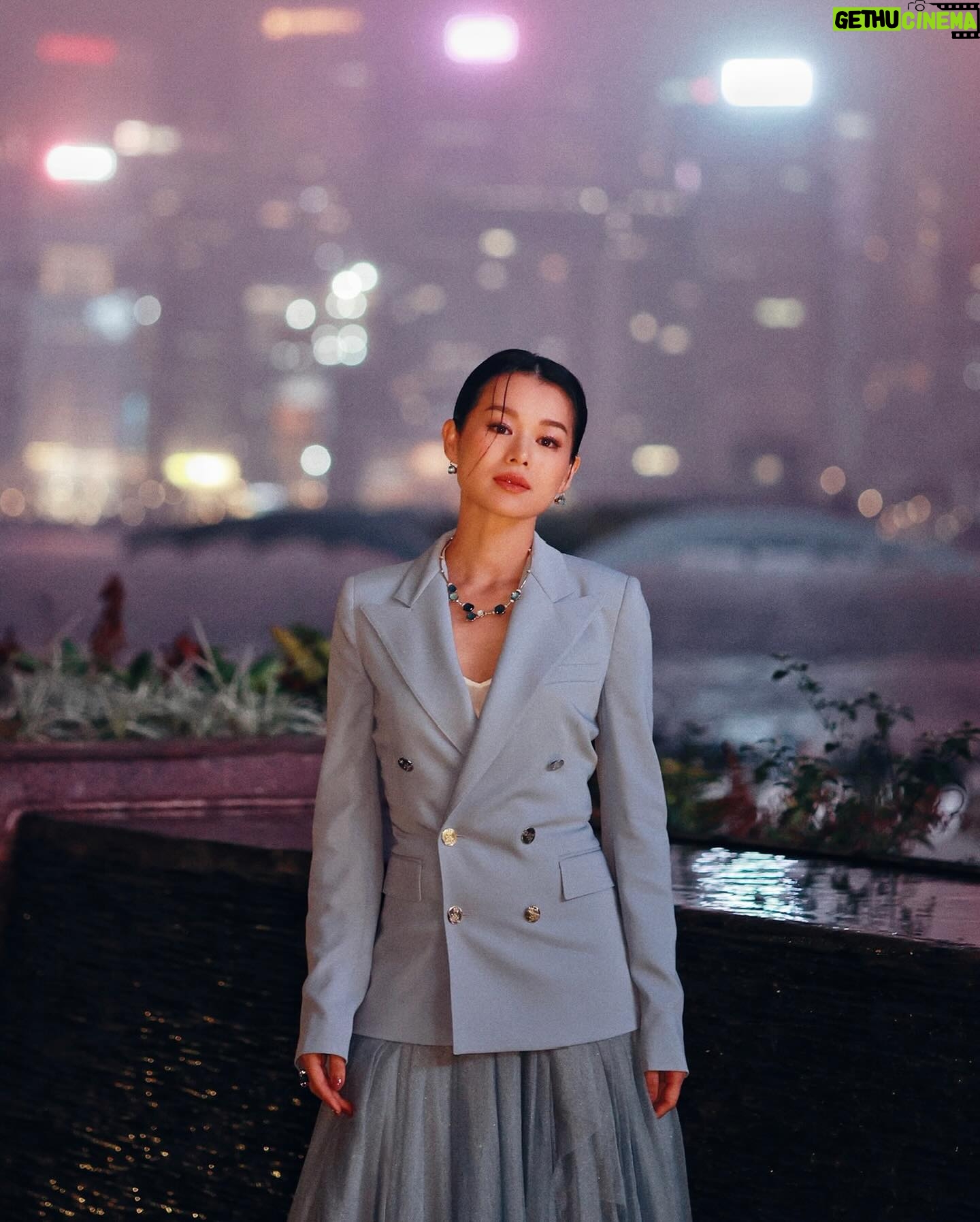 Myolie Wu Instagram - 🩵 👗 @ralphlauren #ralphlauren 💎 @pomellato 💄 @stephenmakeup 💈 @hairculturehk 📸 @dangraphy_