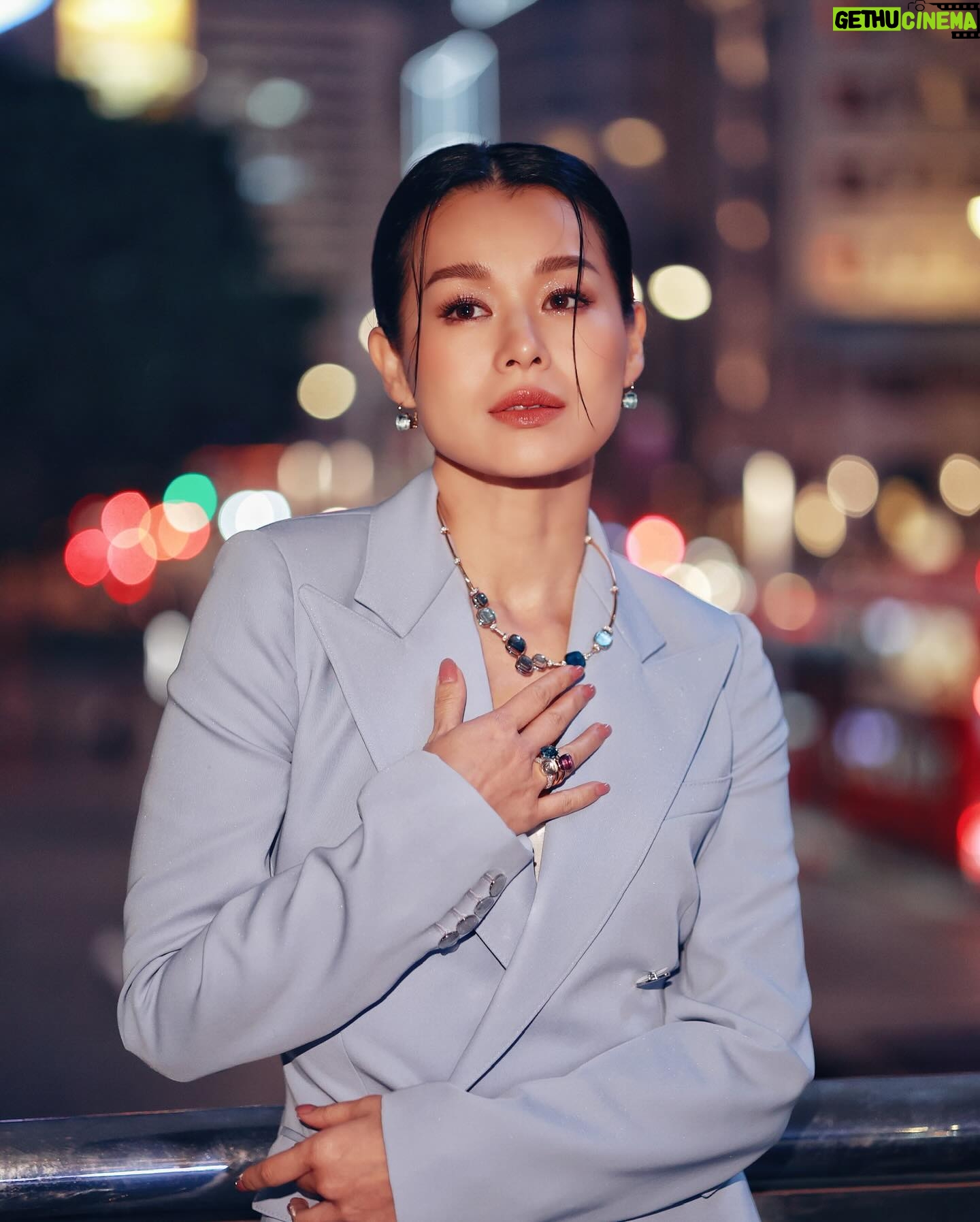 Myolie Wu Instagram - 🩵 👗 @ralphlauren #ralphlauren 💎 @pomellato 💄 @stephenmakeup 💈 @hairculturehk 📸 @dangraphy_