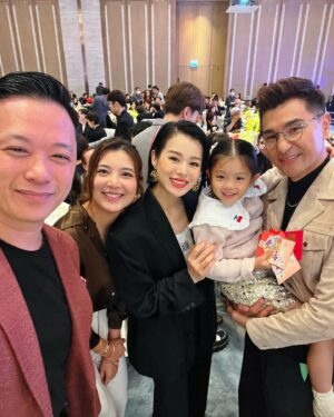 Myolie Wu Instagram - Big congratulations to Bowie and Ben for the 100 days of little Hayven, 祝小寶寶身體健康，聽聽話話，錫曬媽咪爹爹， thank you for having us! 👶🏻❤️
好開心見到好多好朋友，最開心見返我的野蠻奶奶！ ❤️❤️
@_bowiecheung @benontheroad @yogooloo 
#袁咕碌