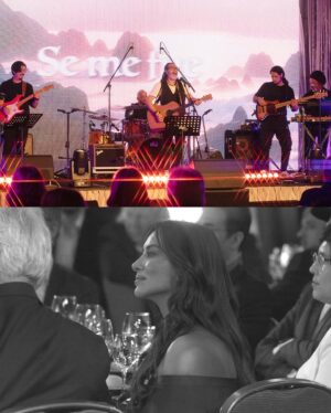 Myriam Hernández Instagram - Lo que viví anoche es muy difícil de explicar… No encuentro las palabras que realmente transmitan lo que sentí… Lloré en muchos momentos… Escuchar a muchos artistas, productores, hablar como lo hicieron, me llega al alma… Y para rematar las interpretaciones de @monlaferte @nicolemusica @quiqueneiraoficial y @aka.shirel me dejaron sin aliento 🥹🤍
Solo puedo agradecer a Dios, a mi familia, a la @scd_chile por este inmenso reconocimiento, a mi staff, colegas y amigos que me llenaron de elogios y cariño, a mi profesor de canto y tantos mensajes de amor que recibo a diario de ustedes!!
Todo esto es mi motivación para seguir hasta que Dios quiero y me lo permita 🤍🙏
Gracias infinitas!! 🤍

📸 @fernando.fotografias