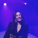 Myriam Hernández Instagram - San Miguel, Lima 🇵🇪 siempre en mi corazón!! 🤍 #invencibleworldtour 📸 @fernando.fotografias Maquillaje por Mi 🤍 en honor a Fer 사랑해, 친구야. (Sa-rang-hae, chin-gu-ya) -