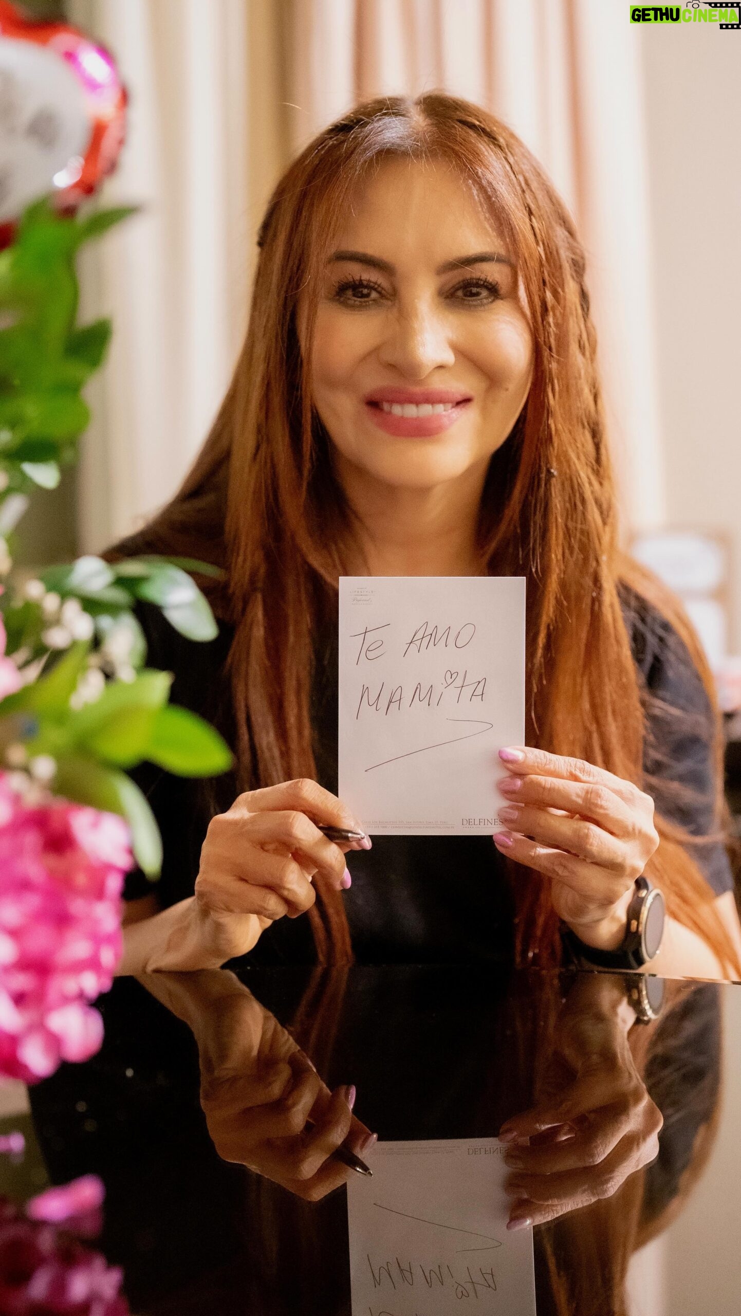 Myriam Hernández Instagram - Mi mamá es todo para mi… Mi mejor amiga, mi referente, mi mejor consejera, una persona a quien admiro y respeto. Gracias por todo lo que me das y me has dado. Feliz día mamá 🤍 Y que este mensaje llegue a todas las madres en su día y en especial a aquellas que ya no están y que se llevarán siempre en el corazón ✨ #FelizDiaMamá #HappyMothersDay #MuchasFelicidades 🎥 @wehubcl