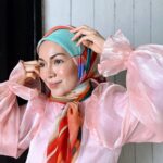 Nad Zainal Instagram – terasa auto COMEL pakai tudung ni 

terasa auto nak muntah ke tu? 

sabar.. bawa istighfar.. jemput tengok tudung tudung 

@nadikesumabynadzainal di website 

legasikaryatama.com / WA 0133148060

tudung comel , code  CHLOE , bidang 50

@nadikesumabynadzainal 
#nadikesumabawal 
#nadikesumabynadzainal 
#tudungbawal