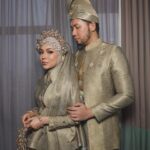 Nad Zainal Instagram - Walimatul Urus Ungku Ismail & Farah Nadia wedding planner : @sanggulevent coordinator : @sanggulevent decorator : @sanggulevent caterer : @kencanaevent venue: @ecotemplerballroom coffee vendors : @laiyan.kl doorgift : @najibsbakery venue @templersclubnballroom makeup @nvdism persalinan @zaimizulkafli hijab stylist @thelikeyuti makeup groom @makeupetite samping stylist @makeupetite photography @official_atapstudio videography @official_atapstudio videography @imrosependragon aksesori pengantin @cazaluna.accesories hamper @everglitzbeautyhamper_gift @imabloomwood