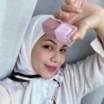Nad Zainal Instagram - Good Morning Brunei dah siap siap ber foundation @skinellehq nak jumpa kawan yang pakai @skinellehq juga dekat sini nama dia start dengan huruf A cuba teka siapa @skinellehq