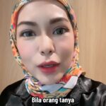 Nad Zainal Instagram - Jangan bertanya lagi.. ini semua anugerah … gituuuuu.. mata ni ori.. sejak dalam rahim ibu 🤣🤣🤣 suara dari diva @nursajatkamaruzzaman lens @faboulooks_hq tudung brand sendiri @nadikesumabynadzainal