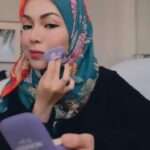 Nad Zainal Instagram - MORNING JOOOOM KERJAAAA !!! nak jumpa ramai orang kejap lagi, touch up sikit @nurrifa.hq Jom datang SUNTEC , beli @nadikesumabynadzainal