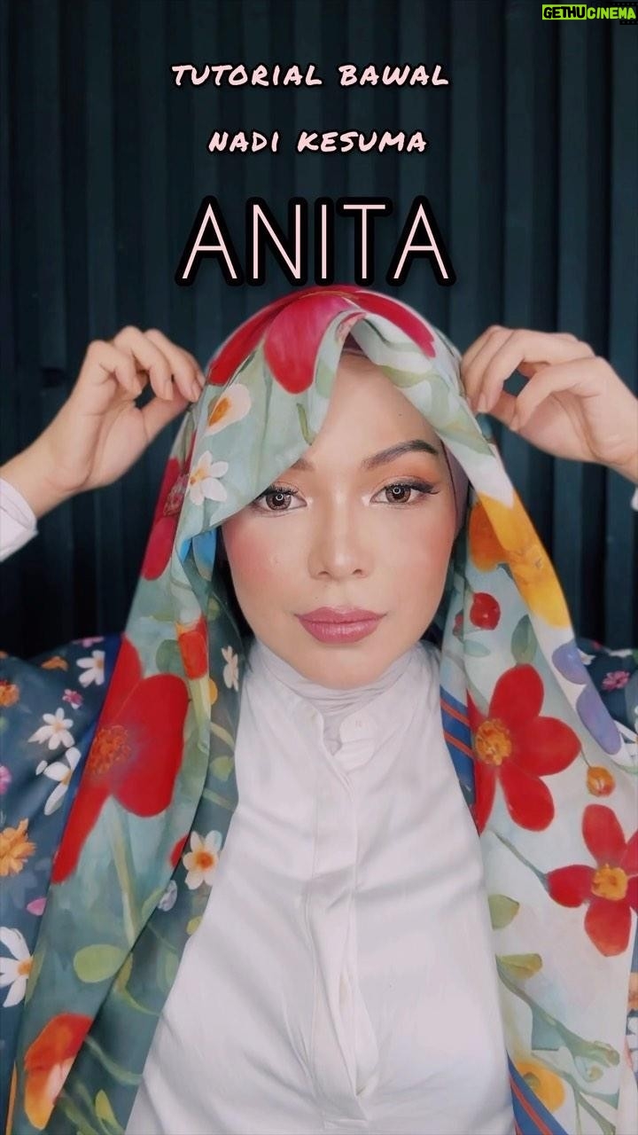 Nad Zainal Instagram - Hello Singapore !!! tepat jam 9 pm Nanad akan kongsikan kesemua gambar koleksi kali ini u guys boleh PRE BOOK juga supaya design yang korang nak tak habis bila sampai @megaxpress nanti dan lebih sennag.. sebab datang untuk collect sahaja!! OK DESIGN KALI INI TIDAK AKAN REPEAT CETAK .. dan anda je akan jadi manusia di muka bumi ini yang pakai corak yang kami ada.. sebab kami bukan guna designer dari kilang tau jumpa nanti ya 12-14 hb @megaxpress atau PRE BOOK terus di link @IG STORY @nadikesumabynadzainal datang lagi!!