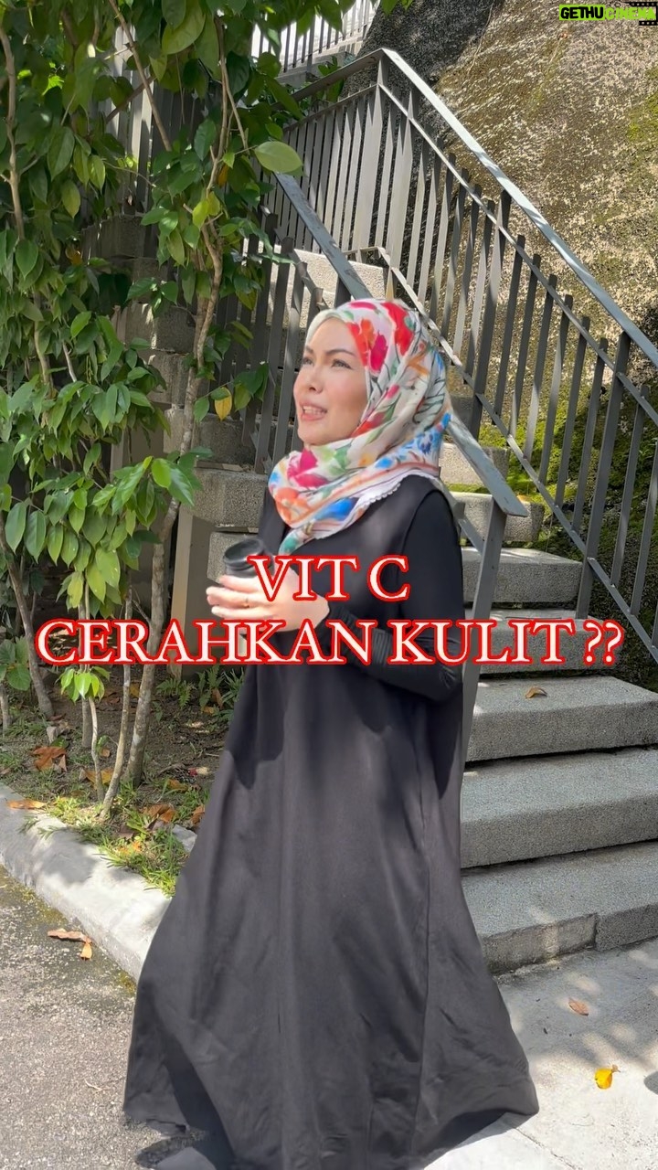 Nad Zainal Instagram - Sekarang musim panas antara kesan musim panas 1. Budak banyak batuk selsema 2.Kulit jadi dry dan flaky 3.Sunburn semua ini boleh diatasi kalau makan VIT C @nurrifa.hq yang ada Glutathione, boleh cerahkan 1 badan, rasa pun sedap sangat !! selalu SOLD OUT tau siapa nak cuba? @nurrifa.hq