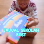 Nad Zainal Instagram - Runsing jadual sekolah asyik hilang? kertas dah comot, lepastu dah lupa jadual kelas? ada BOARD JADUAL macam ni mesti tak lupa dah @littledotkidsshop jual Board Jadual ni untuk memudahkan anak dan parents go buy .. saya beli sticker nama dari mereka @littledotkidsshop