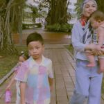Nad Zainal Instagram – Please jangan membesar cepat sangat..

tiap bulan kena beli baju baru, esp si baby Puteh 

🤣

tudung code SAORI @nadikesumabynadzainal