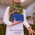 Nad Zainal Instagram - Mak Mak as INFLUENCER be like @skinellehq