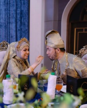 Nad Zainal Instagram - Walimatul Urus Nad Zainal & Ungku Ismail 

wedding planner : @sanggulevent
coordinator : @sanggulevent
decorator : @sanggulevent
caterer : @kencanaevent
venue: @ecotemplerballroom
coffee vendors : @laiyan.kl
doorgift : @najibsbakery 
venue @templersclubnballroom 
attire : @zaimizulkafli 
makeup @nvdism 
hijab stylist @thelikeyuti 
makeup groom @makeupetite 
samping stylist @makeupetite 
photography @official_atapstudio 
videography @official_atapstudio 
videography @imrosependragon 
aksesori pengantin @cazaluna.accesories 
hamper @everglitzbeautyhamper_lgift @imabloomwood