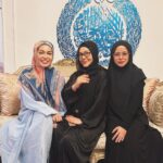 Nad Zainal Instagram – Sesi berpopiah dan bersoto 
terima kasih atas jemputan
terasa kerdil bila diriku ini,
dua idola depan mata ♥️

@umieaida9 
@khiriah17