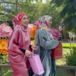Nad Zainal Instagram - Macam nila riang beraya bila pakai @nadikesumabynadzainal @innate.exclusive datang di SUNTEC now #sebatudahnampak