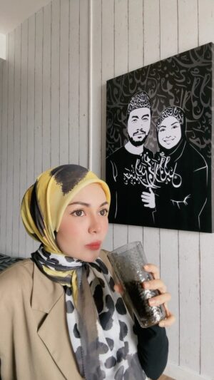 Nad Zainal Instagram - Aku ni jenis ingatan tajam kalau bab bab ni…

susah nak move on… 

korang jadi isteri, dia kata pilih sebab apa?? 

( tudung @nadikesumabynadzainal )