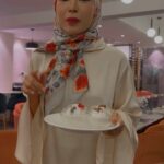 Nad Zainal Instagram - Alhamdulillah… jujur cakap kan, Nanad tak lah banyak sangat makan buffet kalau bulan Ramadhan… tapi kalau @hkdamansara memang berbaloi.. rasanya 3 kali tambah lauk dan desserts sorry ya.. edit video pun tak sempat, nak shoot pun tak berapa menarik shot shot, semua lebih kepada spontan.. tak sempat nak aesthetic-aesthetic 🤣 kita bagi keadaan sebenar… Budi & Yem makan BANYAK!! kalau suka ke Hadramawt Ampang… boleh tukar sini.. sebab Ampang selalu full kan.. @hkdamansara baru buka, so selesa sikit.. actually selesa banyak!! thank you Mr Anwar and @hkdamansara #buffetramadhan