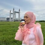 Nad Zainal Instagram – Risau kulit terbakar ? 

Sekarang ni di KL siang memang terik betul matahari, duduk dalam rumah oun rasa bahang, cahaya matahari masuk pedih cucuk kulit

Tapi jangan risau, kalau consume VIT C @nurrifa.hq , dia bantu cantikkan skin, pudsrkan parut jerawat di muka dan belakang badan 

VIT C @nurrifa.hq mengandungi GLUTA yang mampu mencerahkan satu badan 

ini adalah PRODUK PALING RAMAI REPEAT ORDER 

sebab satu family boleh makan..for kanak kanak dia bantu tingkatkan imunisasi..

kunyah kunyah, hasil mantap

beli di Tiktok @nurrifa.hq tau♥️