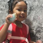 Nad Zainal Instagram – Budi cepat buat macam mommy selalu buat please

Budi : (pose)

dia pun tukang habiskan foundation , apa kata bagi dia kerja sikit..

buat yang nak letak pada anak asa sunblock boleh sahaja, letak tipis tipis

kerana foundation dari @skinellehq bertindak sebagai sunblock juga

@skinellehq