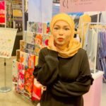 Nad Zainal Instagram – Alhamdulillah last day!! 

Cepat datang booth L 11 

Halal Eid Expo @megaxpress sda @nadikesumabynadzainal