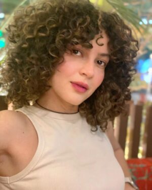 Nada Moussa Instagram - ألبوووم بعنوان….يا سلاااااااااااام 🤨

#crazy #funny #fun #beyourself #loveyourself #natural #curlyhair 

@tatianahabchyofficial 📸
