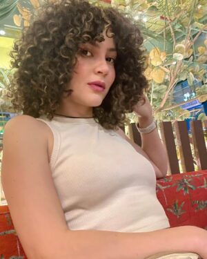 Nada Moussa Instagram - ألبوووم بعنوان….يا سلاااااااااااام 🤨

#crazy #funny #fun #beyourself #loveyourself #natural #curlyhair 

@tatianahabchyofficial 📸