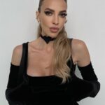 Nadezhda Sysoeva Instagram - 🖤 Я не прошла пробы на очень интересную роль 🥹 .. уже 2 недели прошли после проб -очевидно не перезвонят . И режиссеру я понравилась и слова все выучила и даже весь сценарий прочитала (кстати это большая редкость среди актеров) И да-да я всё знаю,так бывает 🤷🏼‍♀️ просто поделилась,что не всегда всё так ..Как бы мы бы хотели-не опускаем ручки 👉🏻👈🏻 … это я вам ещё про “Дворец” не рассказала .. Делитесь что так у вас не получилось на этой неделе 😋мне станет чуть легче 😂😂 Make up @papushnikova