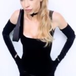 Nadezhda Sysoeva Instagram - 🖤 Я не прошла пробы на очень интересную роль 🥹 .. уже 2 недели прошли после проб -очевидно не перезвонят . И режиссеру я понравилась и слова все выучила и даже весь сценарий прочитала (кстати это большая редкость среди актеров) И да-да я всё знаю,так бывает 🤷🏼‍♀️ просто поделилась,что не всегда всё так ..Как бы мы бы хотели-не опускаем ручки 👉🏻👈🏻 … это я вам ещё про “Дворец” не рассказала .. Делитесь что так у вас не получилось на этой неделе 😋мне станет чуть легче 😂😂 Make up @papushnikova