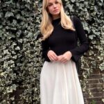 Nadine Leopold Instagram - This dress 😍 @solidandstriped x @sofiarichiegrainge ✨ #ootd