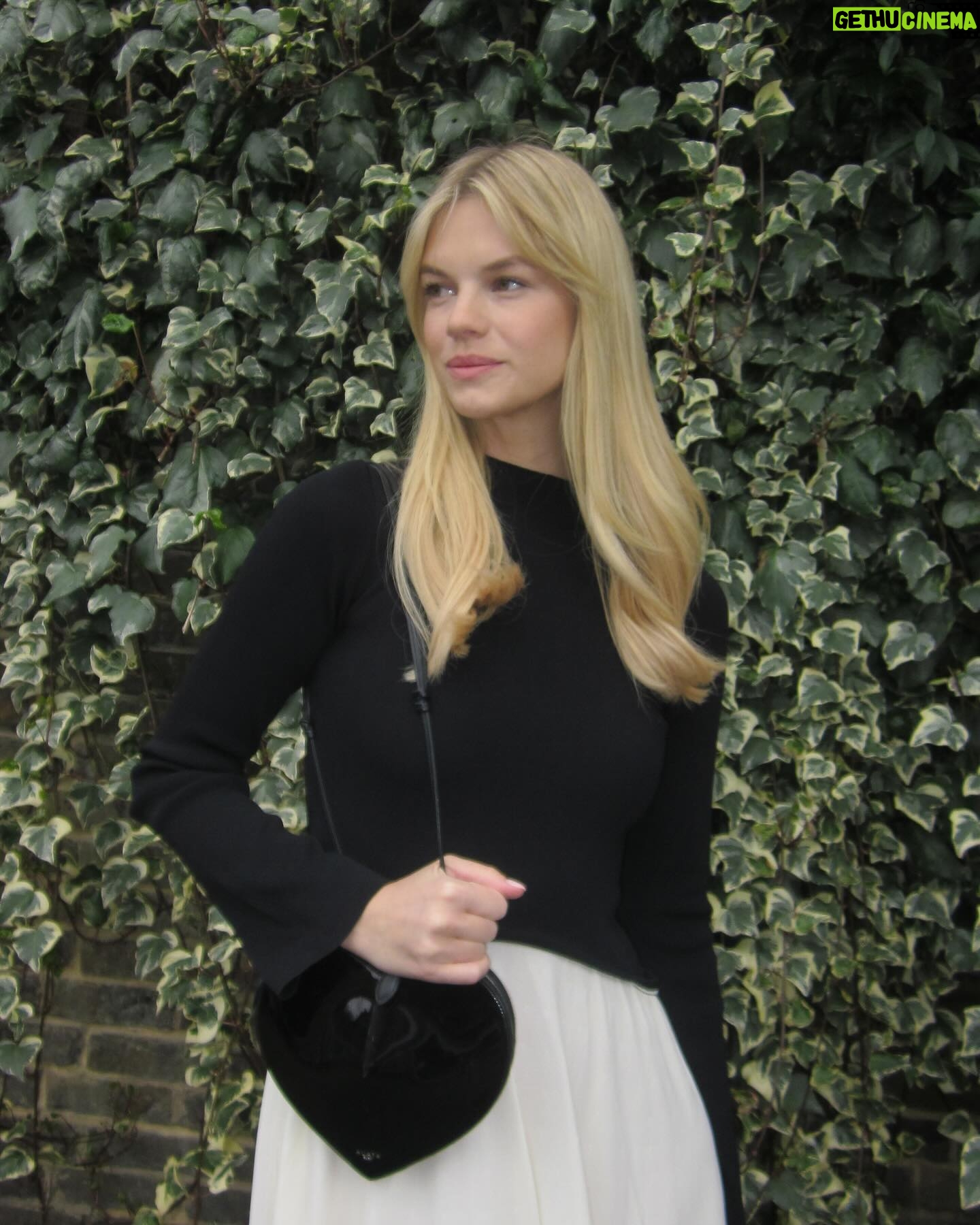 Nadine Leopold - 3 Likes - Moments 🍃