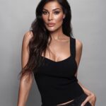 Nadine Njeim Instagram - ALLURE VELVET GLOW cream blush lip to cheek in shade Nadine Privée! My all time favourite nude peach 🌟 available on Nadine Njeim website 🔗 link in bio @nadine.njeim.beauty #nadinenjeimbeauty #NNNbeauty #findyourlight #unveilyourbeauty