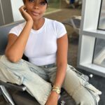 Nafessa Williams Instagram - Just a lil reminder to mind our own damn business. The moment we begin to control, judge or think we know what’s best for somebody else is the perfect time to look inside our own selves to make sure we’re doing what’s best for us. And of course it’s cool to give advice when someone ask for some, but other than that let’s practice minding our own business and focusing on ourselves. Of course, unless someone ask for advice or your opinion. Your Fears and Egos Aren’t REAL! 💯 #yfear #inspiration #motivation #healing #fearless #foryou #explore