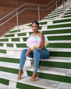 Nafessa Williams Instagram - One thing I’m gon do is get dolled up and go eat! Btw, thanks to my cousin for this top. I told her to send it to me when she was done with me and like a real one she did! @rae26__ love you cuz 🥰🤣💅🏾💕 #selfcare #fashion #explore #foryou
